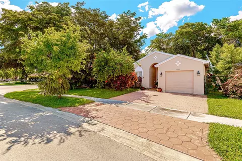 11950 SW 19th St, Miramar, FL 33025