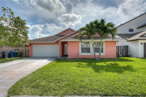 19040 NW 78th Ave, Hialeah, FL 33015