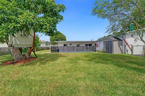 1811 N 49th Ave, Hollywood, FL 33021