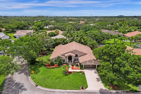 10410 NW 49th Pl, Coral Springs, FL 33076