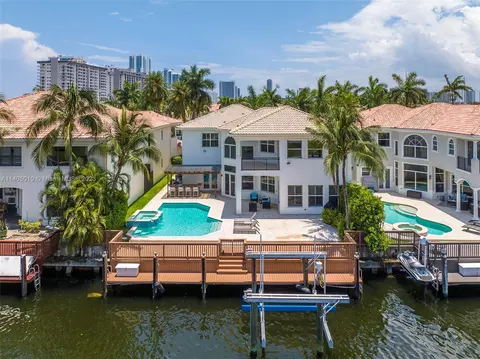 1120 Hatteras Ln, Hollywood, FL 33019