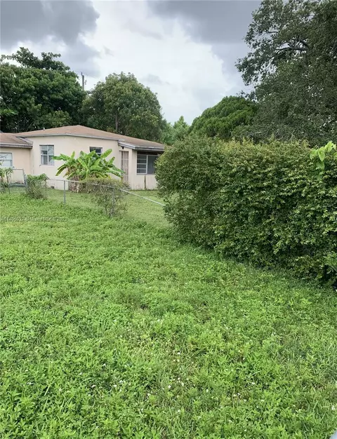 1818 NW 49th St, Miami, FL 33142