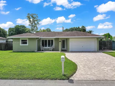 6602 NW 93rd Ave, Tamarac, FL 33321