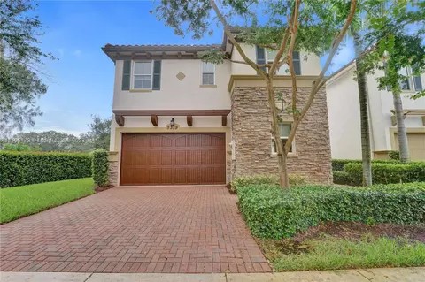 5319 Falcon Trl, Davie, FL 33314