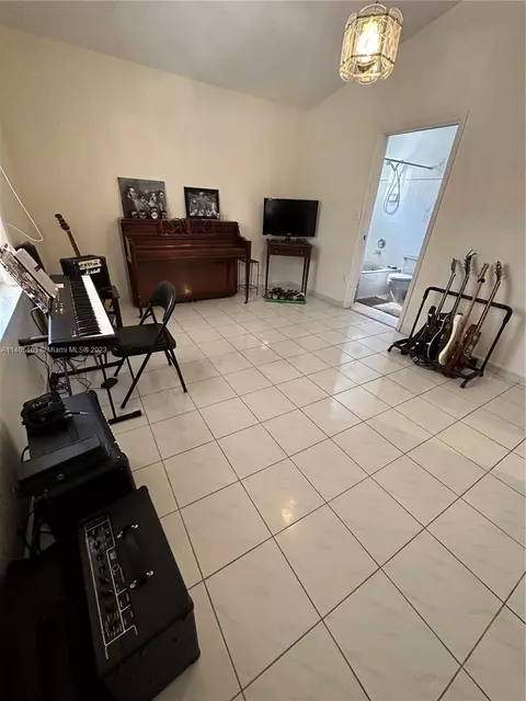 3299 W 76 St, Hialeah, FL 33018 photo 14