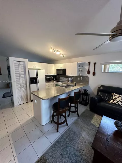 3299 W 76 St, Hialeah, FL 33018 photo 9