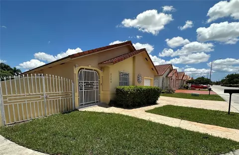 3299 W 76 St, Hialeah, FL 33018 photo 2