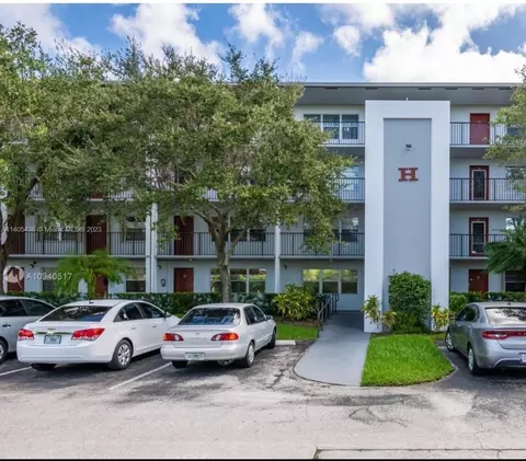 1401 SW 135th Ter #303H, Pembroke Pines, FL 33027