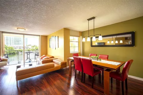 19999 E Country Club Dr #1302, Aventura, FL 33180