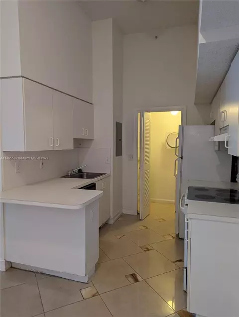 3241 Sabal Palm Mnr #304, Hollywood, FL 33024