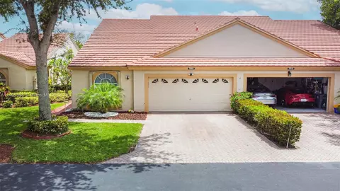 7904 Coral Pointe Dr, Delray Beach, FL 33446