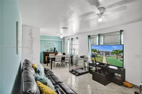 774 E 47th St, Hialeah, FL 33013 photo 8