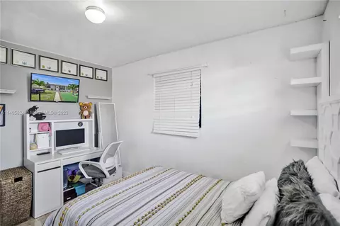 774 E 47th St, Hialeah, FL 33013 photo 25