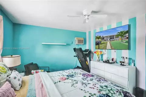 774 E 47th St, Hialeah, FL 33013 photo 22