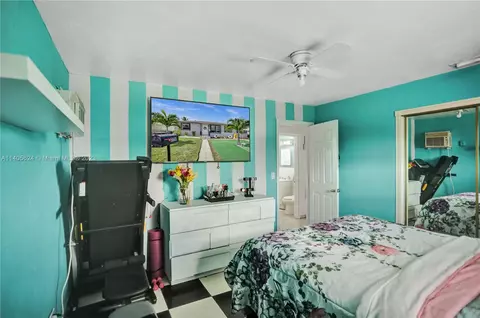 774 E 47th St, Hialeah, FL 33013 photo 23