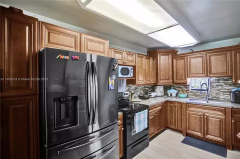 774 E 47th St, Hialeah, FL 33013 photo 13