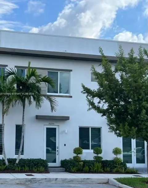 10255 NW 66th St #10255, Doral, FL 33178