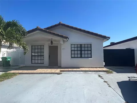 8821 NW 112th St, Hialeah Gardens, FL 33018
