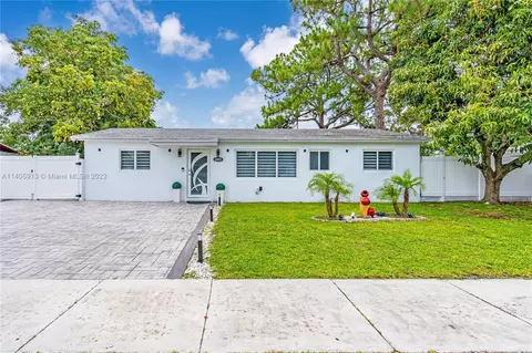 20801 NW 37th Ct, Miami Gardens, FL 33055