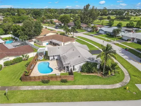 8308 SW 26th St, Davie, FL 33324