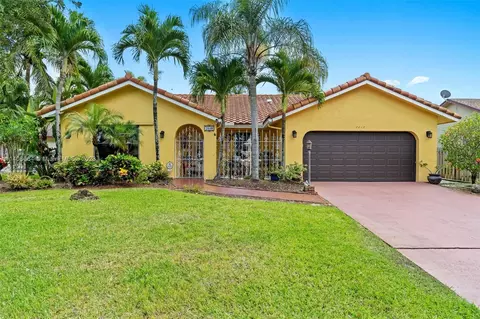 7010 NW 39th Pl, Coral Springs, FL 33065