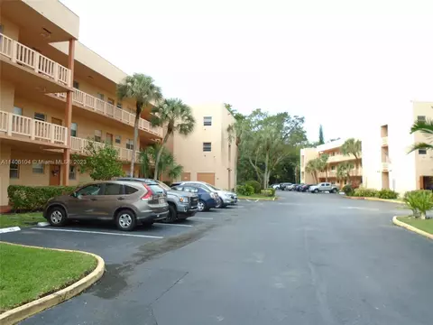 8390 Lagos De Campo Blvd #103, Tamarac, FL 33321