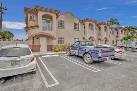 10702 NW 88th Ave #10702, Hialeah Gardens, FL 33018