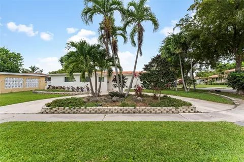 195 NE 127th St, North Miami, FL 33161