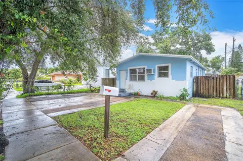 2210 Mcclellan St, Hollywood, FL 33020