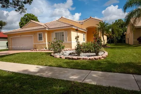 16227 SW 8th St, Pembroke Pines, FL 33027