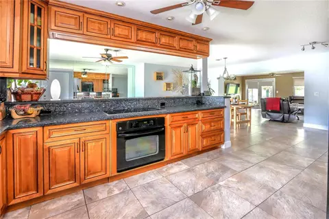 2208 N 45th Ave, Hollywood, FL 33021