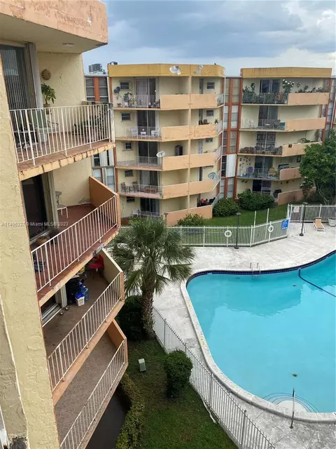 1750 W 46th St #510, Hialeah, FL 33012