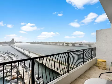 555 NE 15th St #T3, Miami, FL 33132