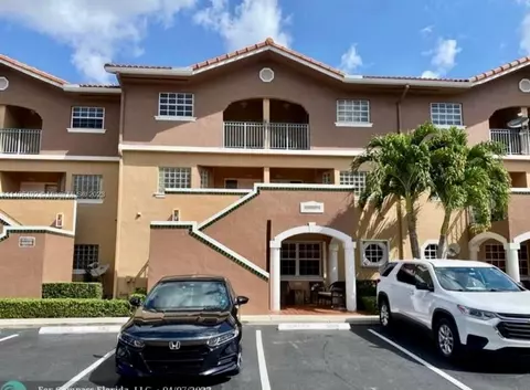 10018 Hammocks Blvd #208-5, Miami, FL 33196