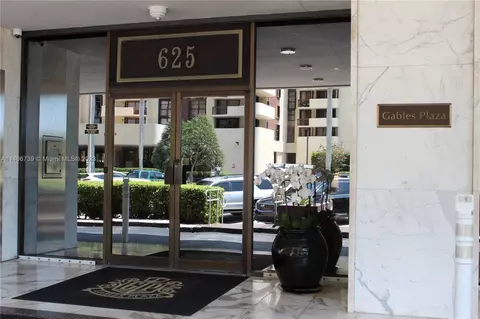 625 Biltmore Way #104, Coral Gables, FL 33134