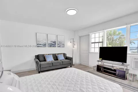 6484 Indian Creek Dr #108, Miami Beach, FL 33141