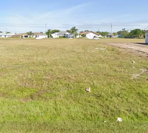 1323 NE 15 Ln, Cape Coral, FL 33909