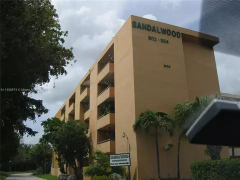 802 NW 87 Ave #312, Miami, FL 33172