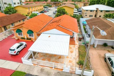 1435 W 40th St, Hialeah, FL 33012