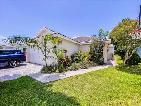 9291 Arborwood Cir, Davie, FL 33328