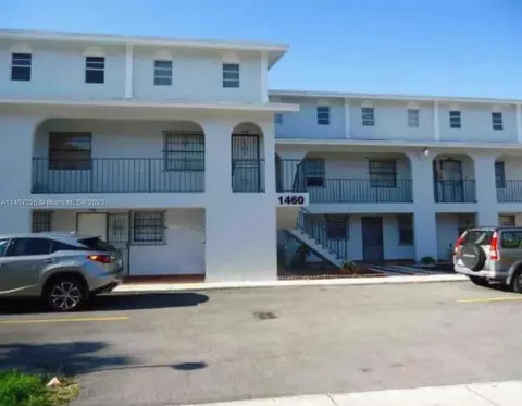 1460 W 43rd Pl #208, Hialeah, FL 33012