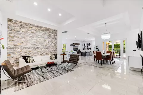 1959 Harbor View Cir, Weston, FL 33327