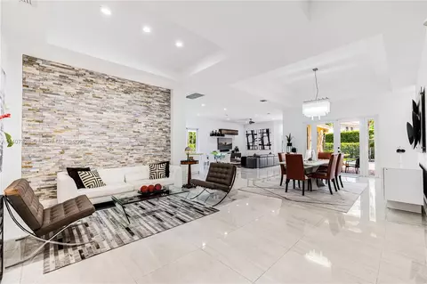 1959 Harbor View Cir, Weston, FL 33327