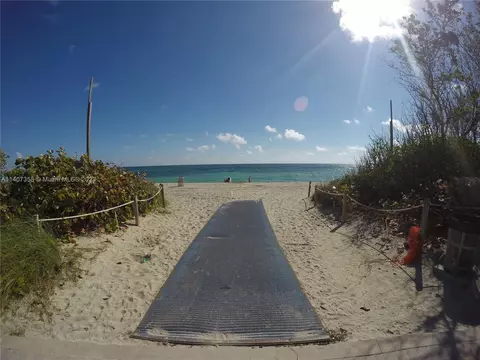 8233 Harding Ave #302, Miami Beach, FL 33141