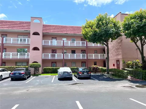 9440 Sunrise Lakes Blvd #205, Sunrise, FL 33322