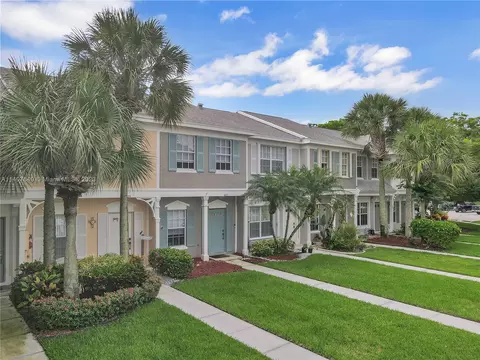 8127 San Carlos Cir #8127, Tamarac, FL 33321