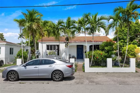 2718 SW 31st Pl, Miami, FL 33133