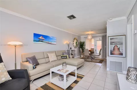 2236 Taylor St #3, Hollywood, FL 33020