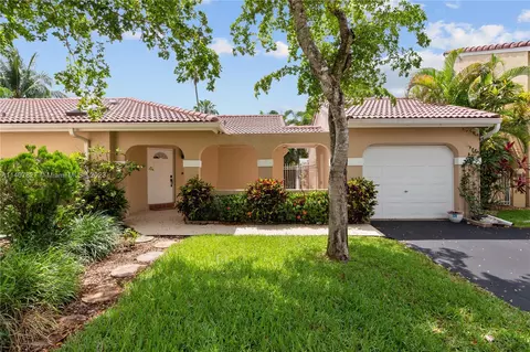 1427 Seagrape Cir, Weston, FL 33326