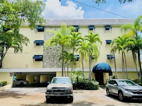 427 Santander Ave #205, Coral Gables, FL 33134